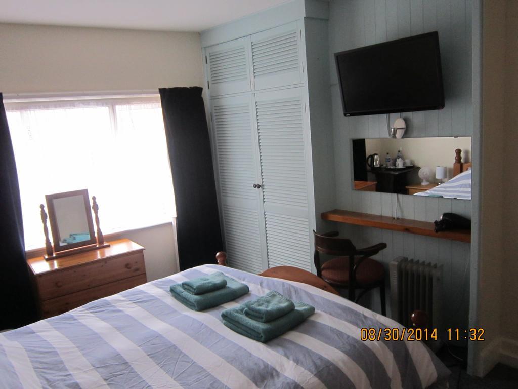 Queen Mary Inn Poole Δωμάτιο φωτογραφία